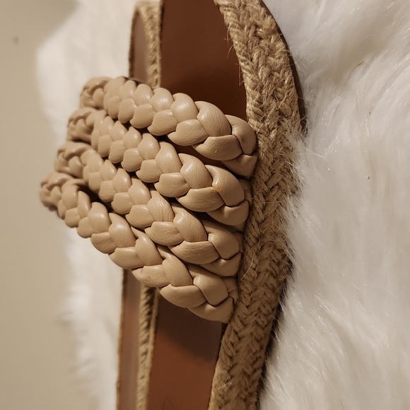 Beast Taupe tan Braided slip on Sandals. Size 7 - Picture 8 of 9